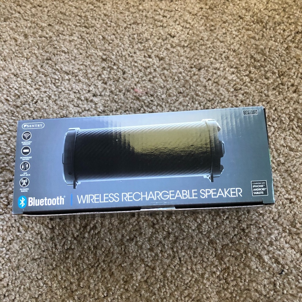 Wireless rechargeable speaker